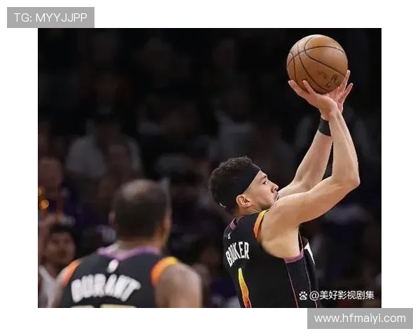 尼克斯与热火激烈对抗赛场冲突引发球迷热议与关注